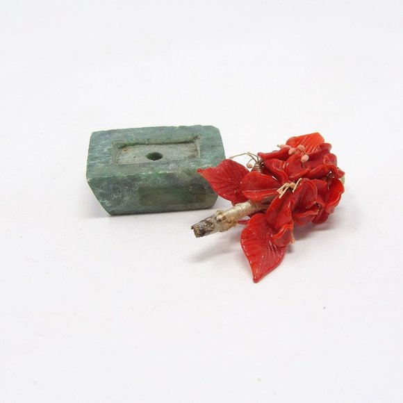 Vintage Place Card Holders Poinsettia Flowers with Red Glass Petals in Green Sto - Picture 10 of 10